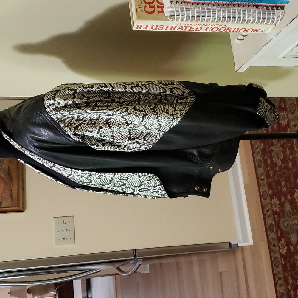 Leather World Jacket - Picture 2 of 5